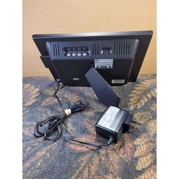 Studio 35 7 Inch Digital Photo Frame with Remote - Picture 10 of 15